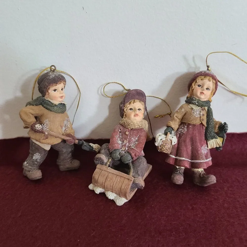 Vintage Resin Christmas Winter Young Children Ornaments Set Old-Fashioned Dress